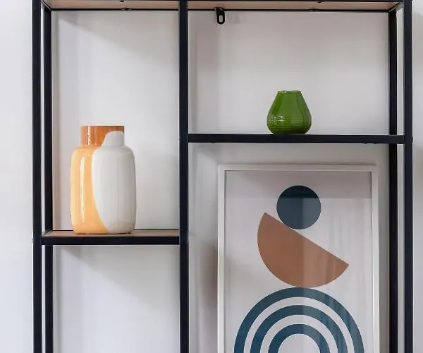 Modern & Spacious With Air Conditioning & Parking By Renters Prestige * 크라쿠프