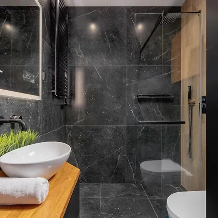 Apartament Modern & Spacious With Air Conditioning & Parking By Renters Prestige *