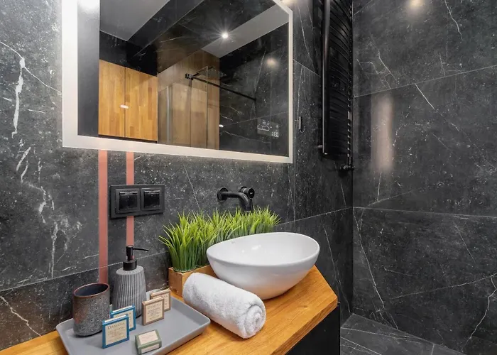 Modern & Spacious With Air Conditioning & Parking By Renters Prestige Apartamento